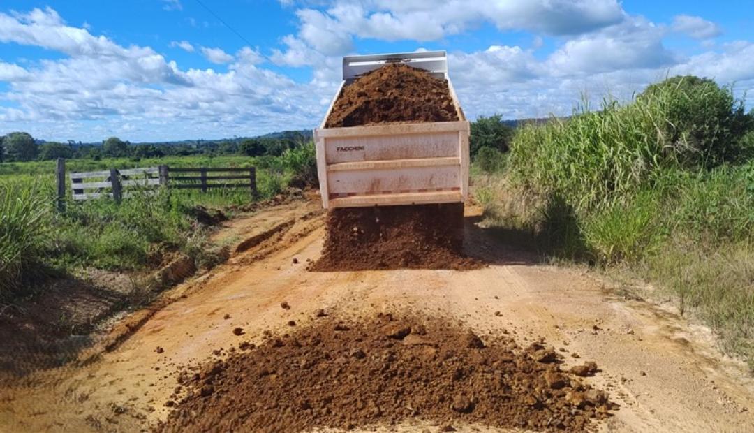 Nova Monte Verde: Prefeitura intensifica recuperação de pontos críticos nas estradas vicinais