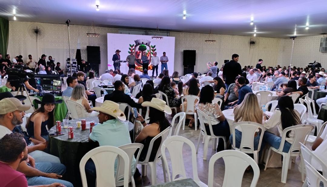 Paranaíta Expo Show 2026 é lançada com sucesso em noite memorável