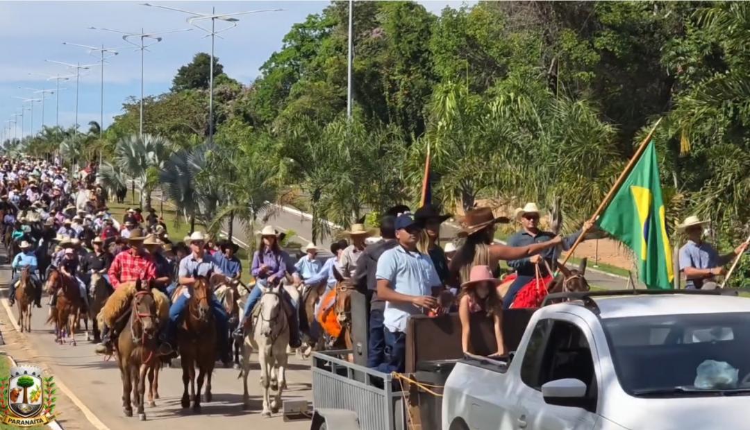 Cavalgada Exposhow abre as comemorações dos 47 anos de Paranaíta com fé, tradição e confraternização