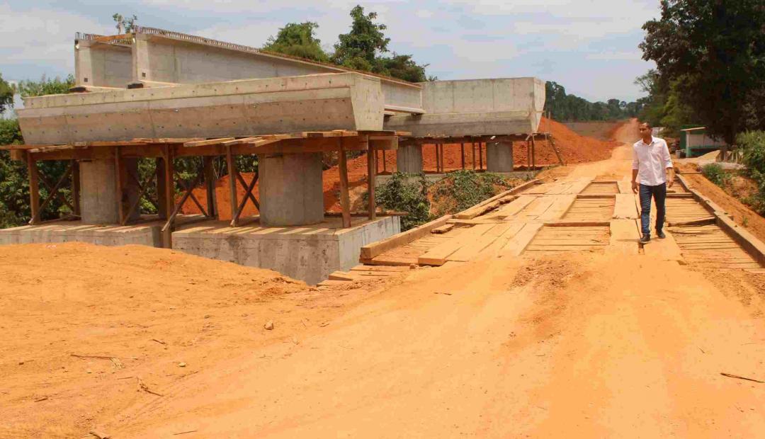 Prefeito Edemilson Marino acompanha avanço das obras de seis pontes de concreto na MT-160