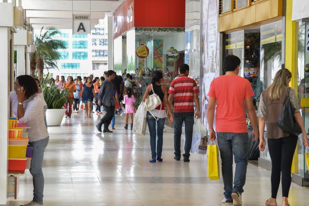 Intenção de consumo recua neste início de 2025