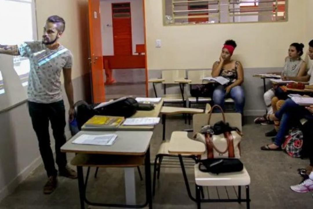 Pé-de-meia: nascidos em março e abril recebem hoje incentivo matrícula