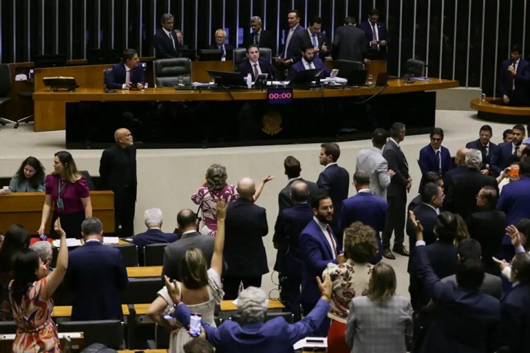 Motta anuncia votação de urgência para projeto de anistia a golpistas