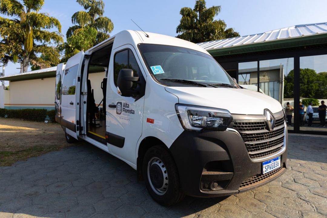 Alta Floresta recebe Van adaptada para transporte de pessoas com deficiência