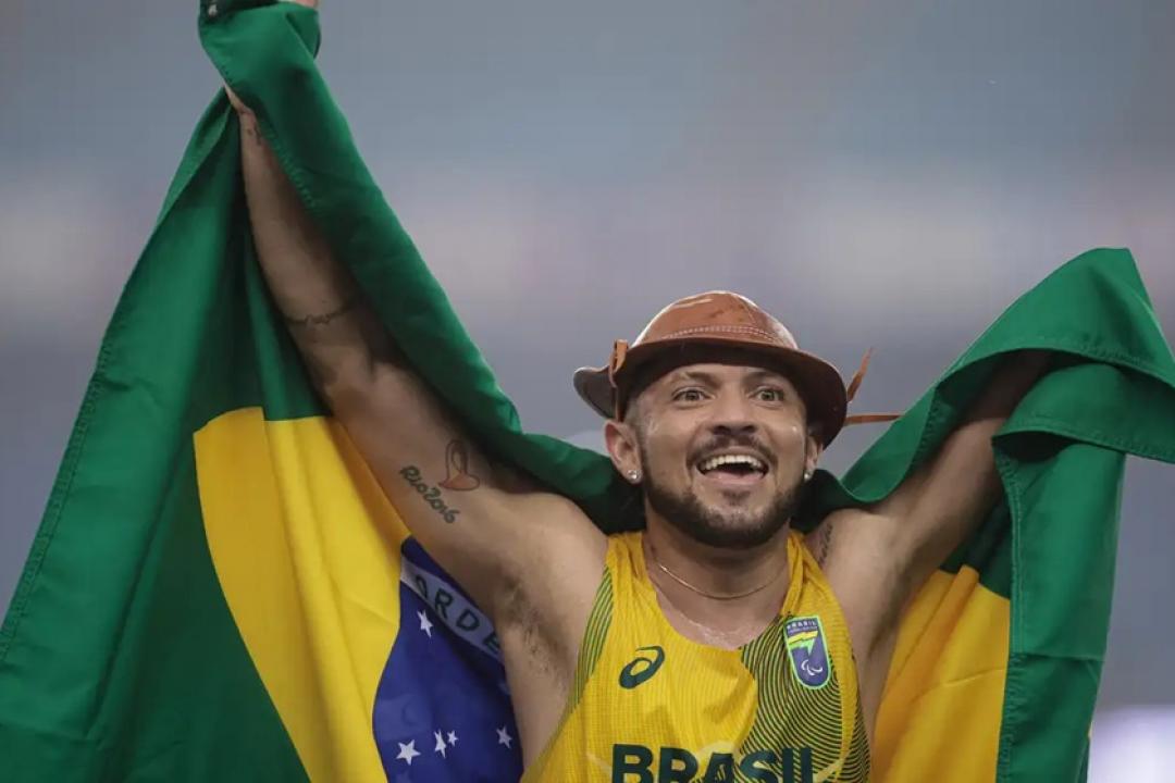 Brasil estreia com dois ouros no Mundial de Atletismo Paralímpico: Petrúcio Ferreira é penta e Beth Gomes conquista o tetra