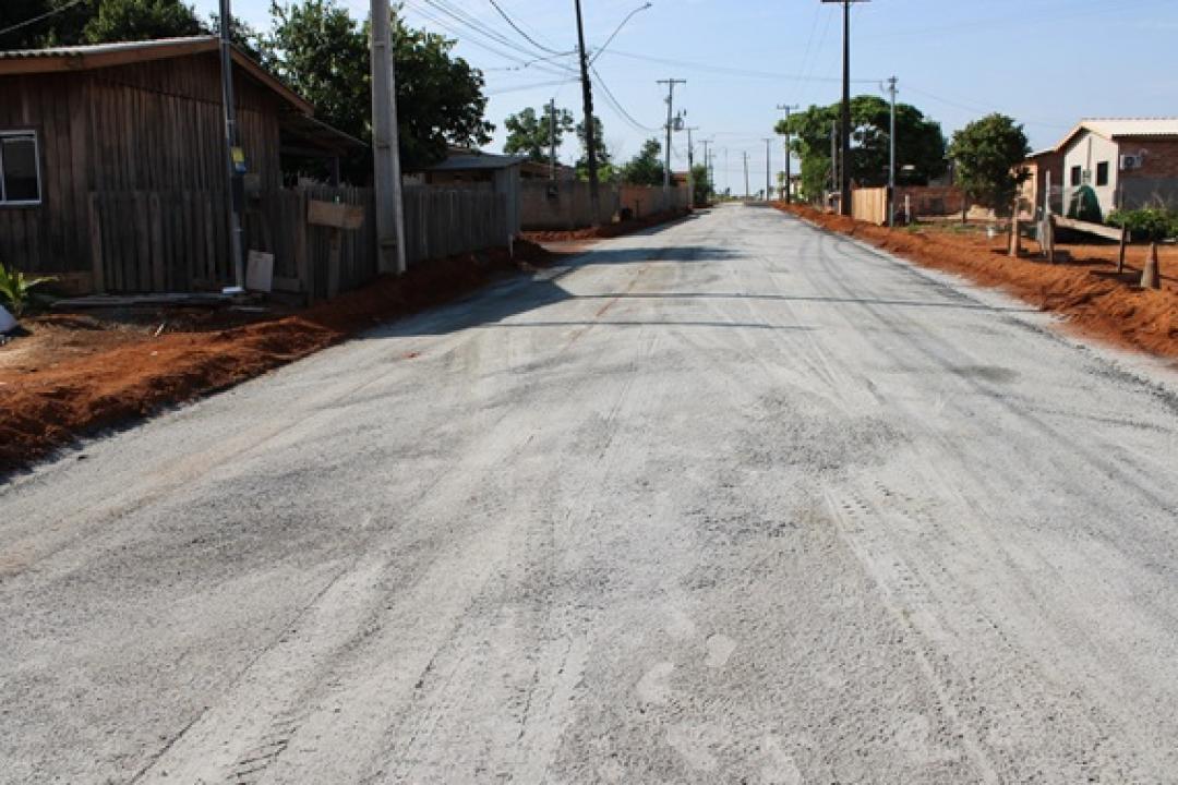 Bairro Novo Horizonte recebe ações do Programa Poeira Zero em Nova Monte Verde