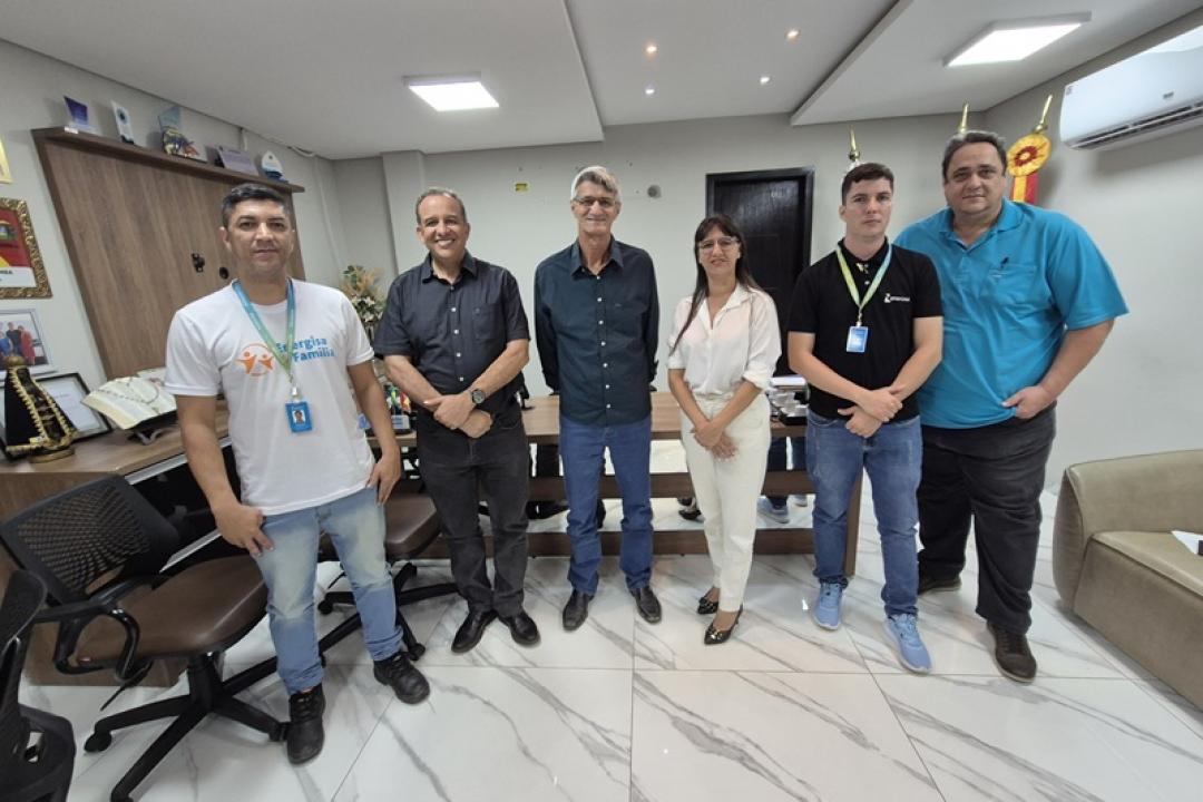 Vereadora Leonice Klaus promove reunião com Energisa e Prefeitura para resolver impasses sobre poda de árvores em Alta Floresta