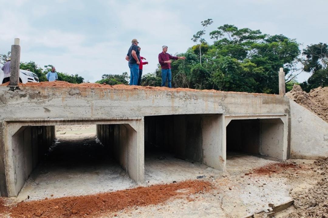 Prefeitura avança na recuperação da Estrada Beira Rio com apoio do Ministério da Agricultura
