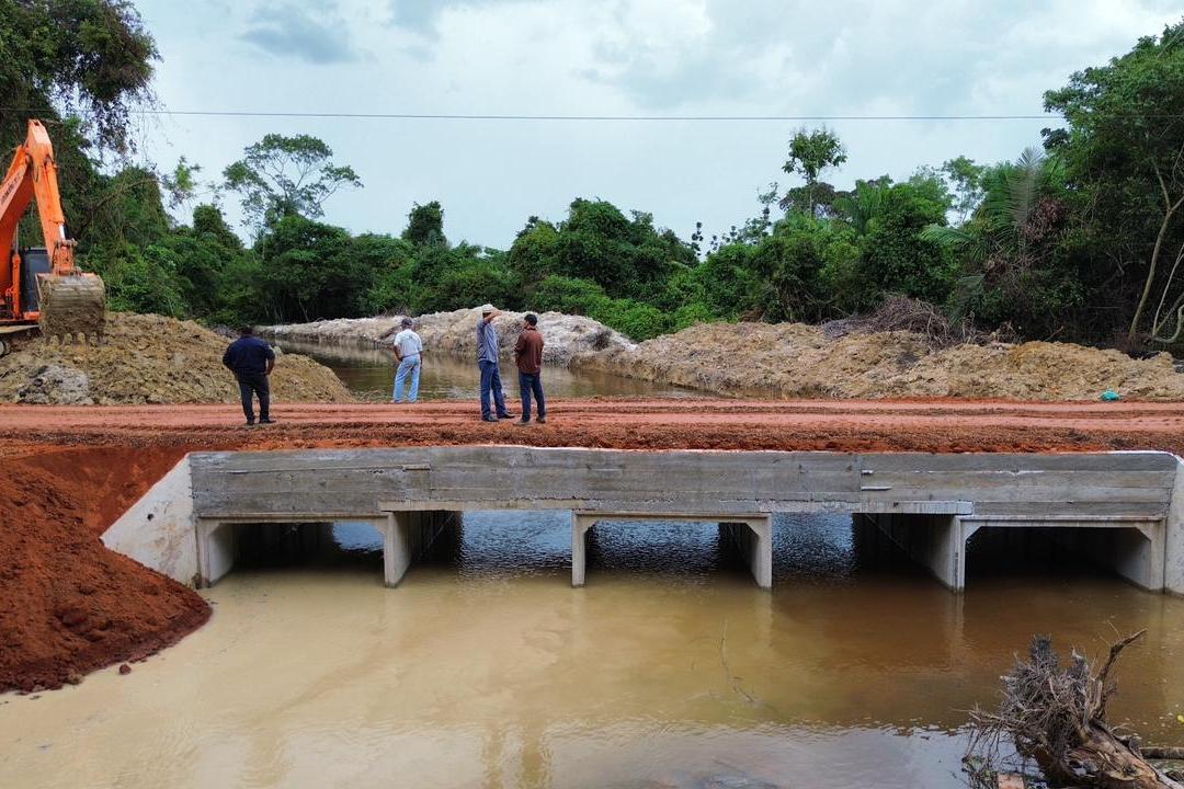 Obra de galeria transforma acesso na Comunidade Cristalino e reforça avanço na substituição definitiva de pontes no município