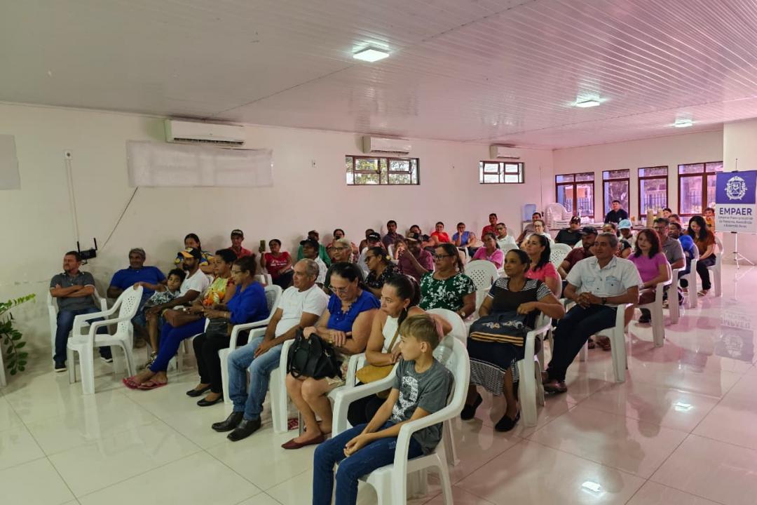 Prefeitura de Alta Floresta e Governo do Estado entregam cartões do FUNDAAF para 38 agricultores familiares
