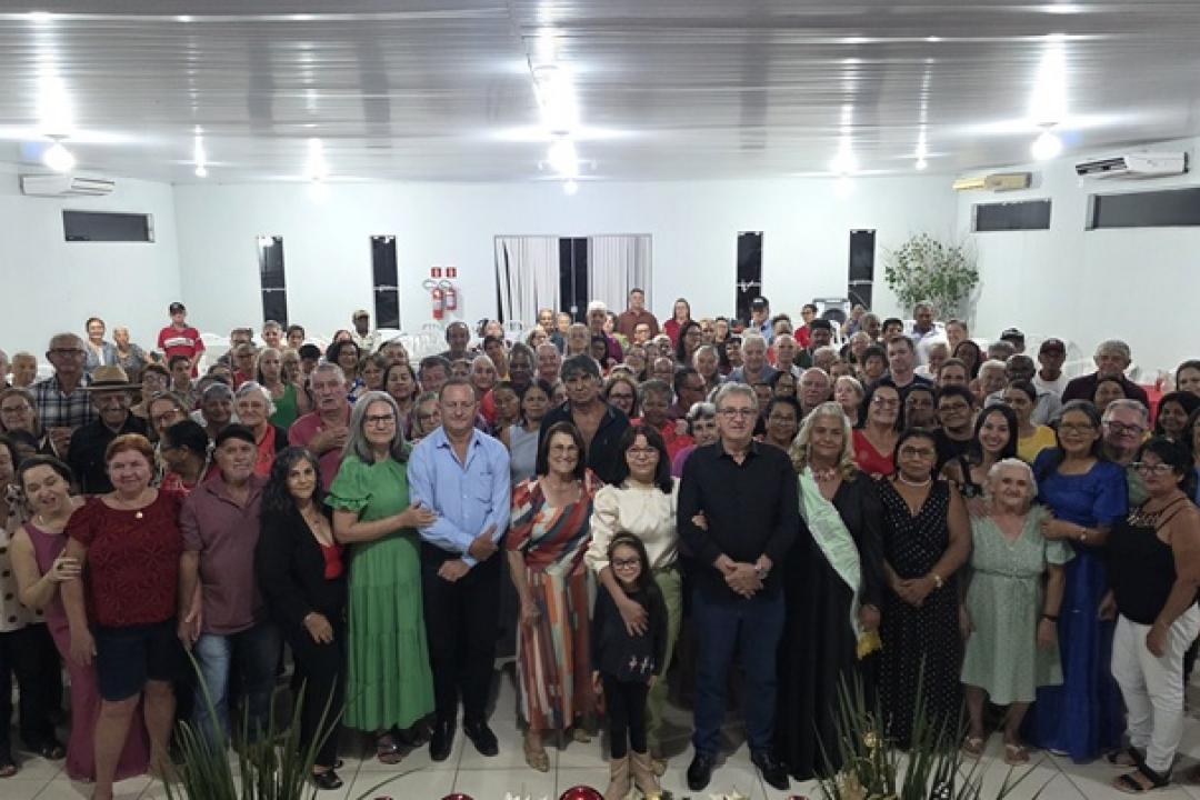 Grande noite de confraternização reúne Grupo da Terceira Idade no CRAS em Paranaíta
