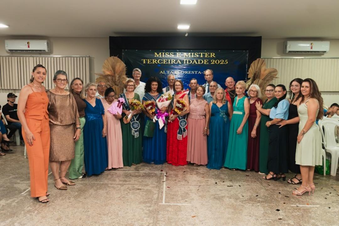 Alta Floresta: Miss e Mister 3ª Idade 2025 encantam o público em evento no CRAS Casa da Família
