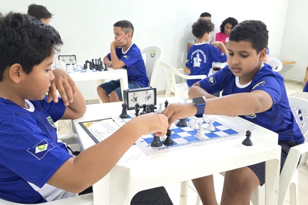 Paranaíta celebra três anos do Projeto Xeque-Mate na Violência com entrega de certificados