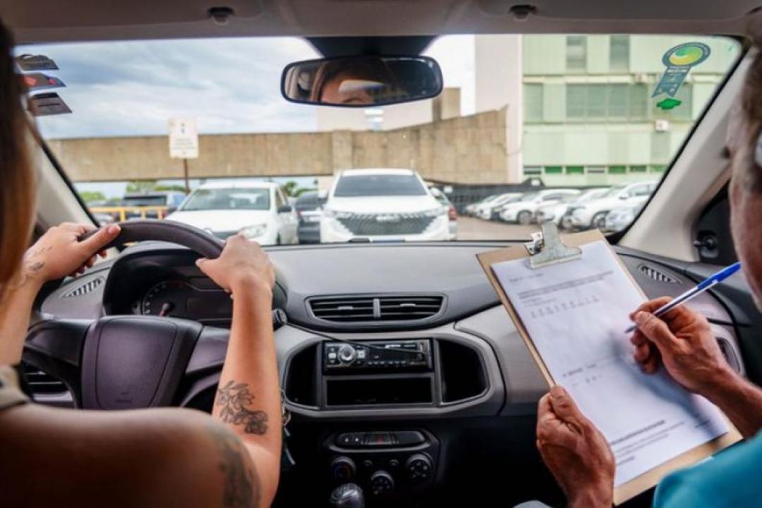 Revolução na CNH: Contran simplifica processo e promete redução de custos de até 80%