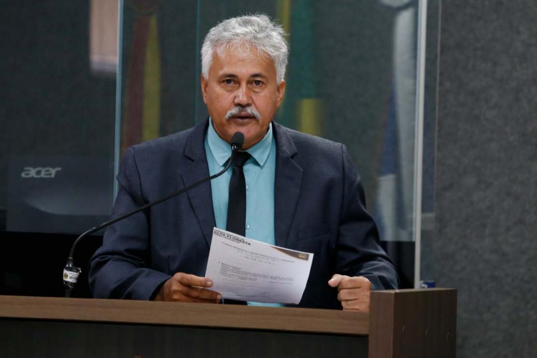 Vereador Naldo da Pista cobra melhorias em estradas rurais e avanço em obras de escolas durante sessão da Câmara