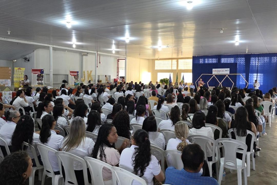 Em Paranaíta 4º Seminário Alfabetiza MT engaja profissionais no fortalecimento à Educação