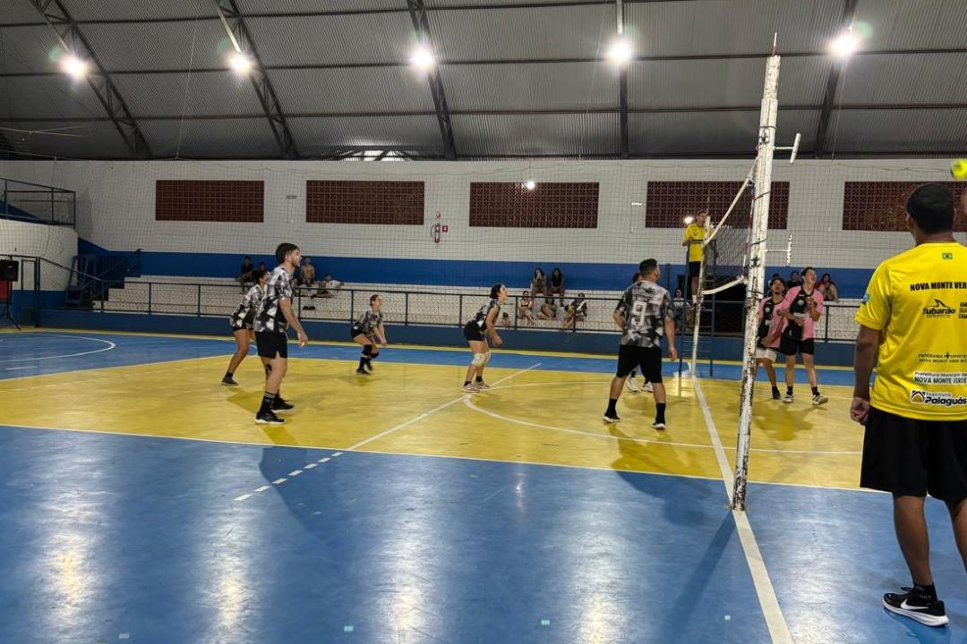 Torneio de Voleibol Misto abriu calendário oficial das competições esportivas em Nova Monte Verde