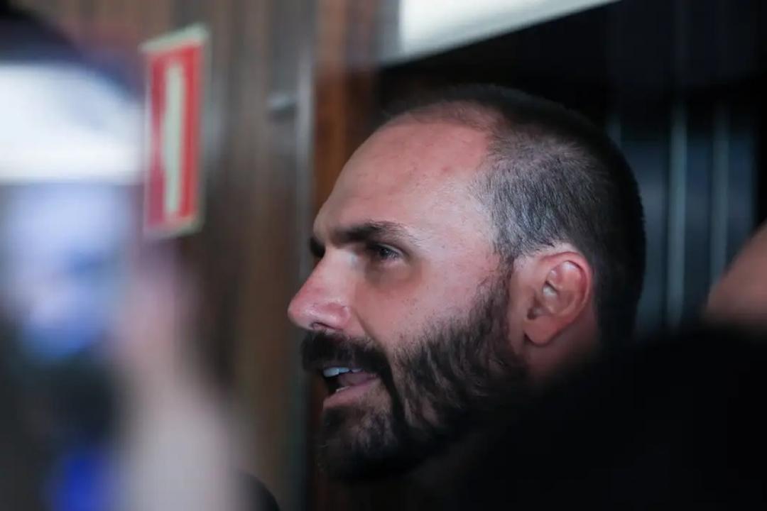 STF formaliza ação penal contra Eduardo Bolsonaro por coação no curso do processo