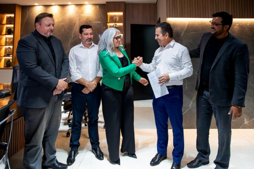 Governador autoriza concurso com 80 vagas para professor na Unemat