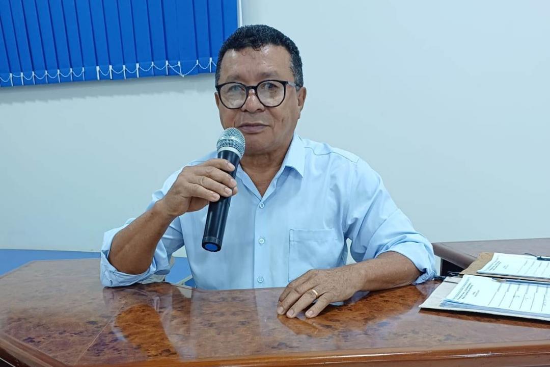 Vereador Nelo solicita apoio do senador Jayme Campos para aquisição de caminhões de coleta de lixo