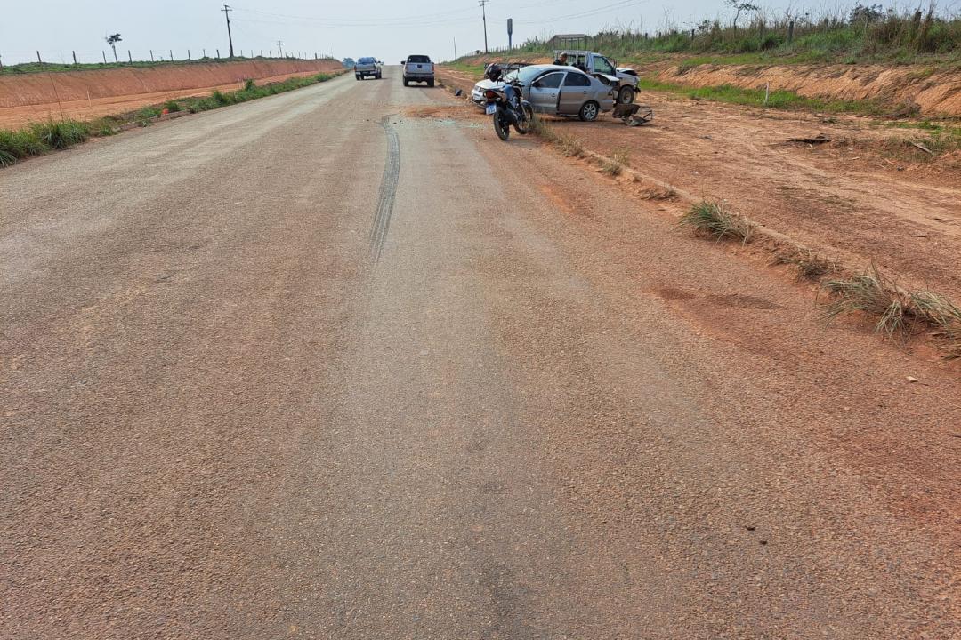 Um trágico acidente de trânsito  faz mais uma vitima fatal, o Vereador de Nova Bandeirantes Sandro Roberto da Silva, popularmente conhecido como “Fumaça”. 