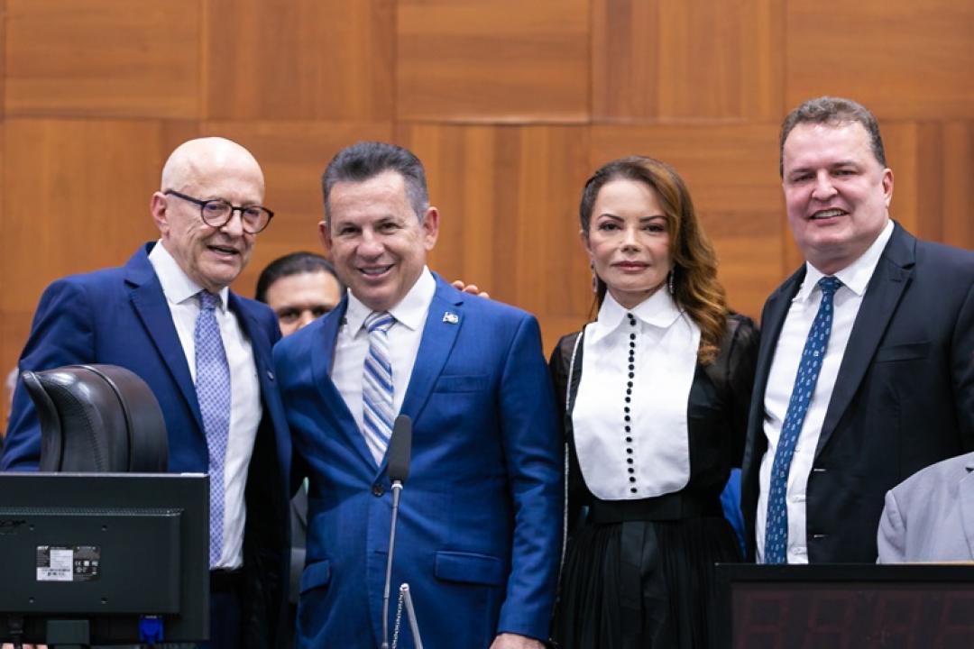 Otaviano Pivetta toma posse como governador de Mato Grosso após renúncia de Mauro Mendes