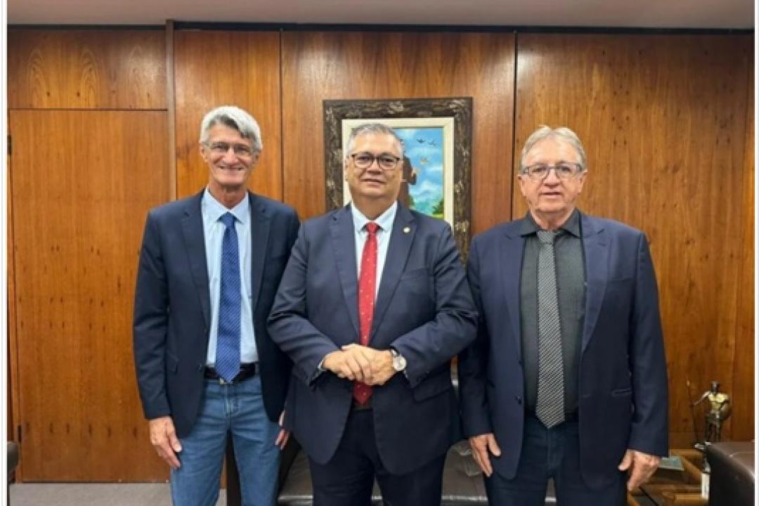 Flávio Dino propõe conciliação após prefeitos de Paranaíta e Alta Floresta levarem disputa de divisa ao STF