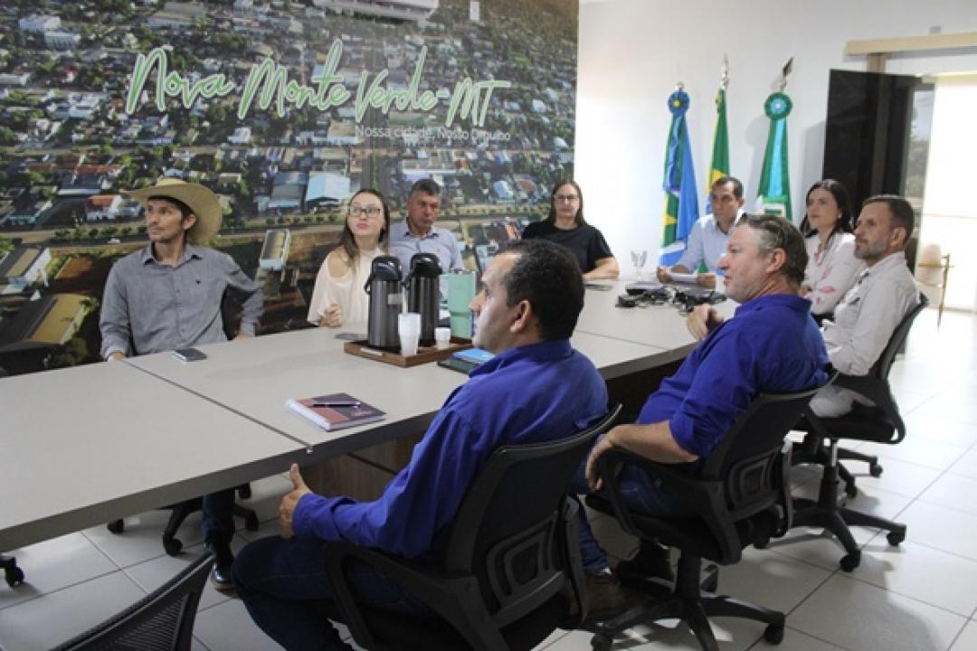 Prefeito de Nova Monte Verde realiza reunião com secretários reforçando alinhamento da gestão municipal