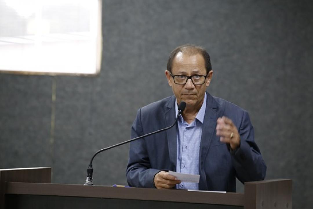Vereador Adelson Servidor alerta sobre autonomia do Conselho de Educação