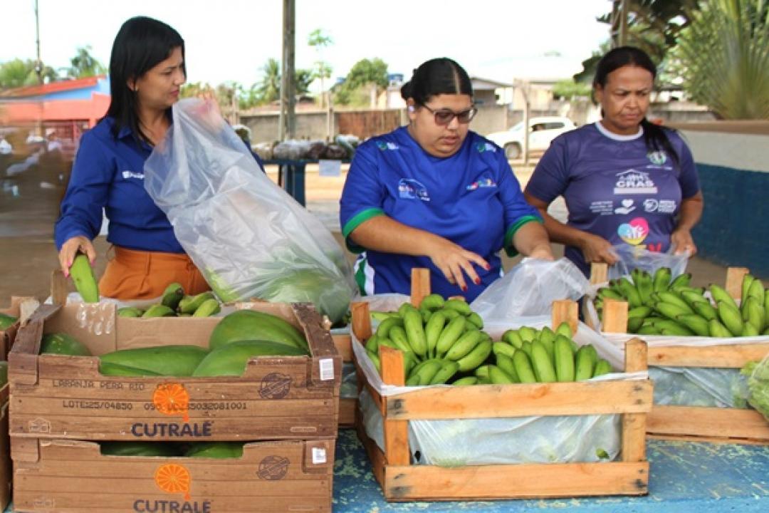 Prefeitura realiza entrega de Cesta Verde para famílias assistidas pelo CRAS