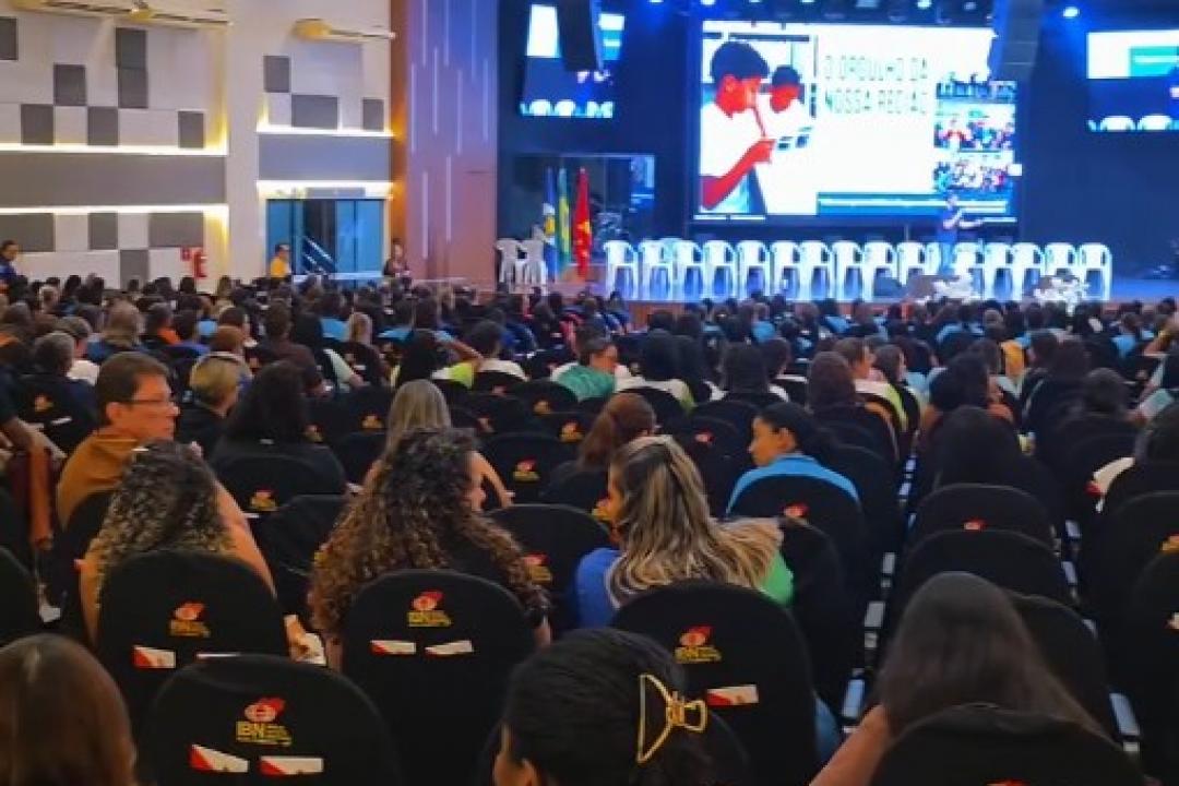 Paranaíta se destaca em seminário regional de educação e registra avanço de 83% na alfabetização