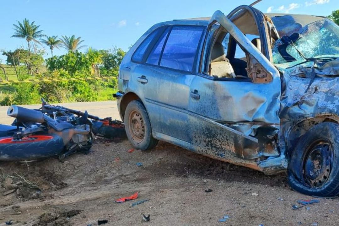 Motociclista bate moto de alta cilindrada e morre na hora em MT