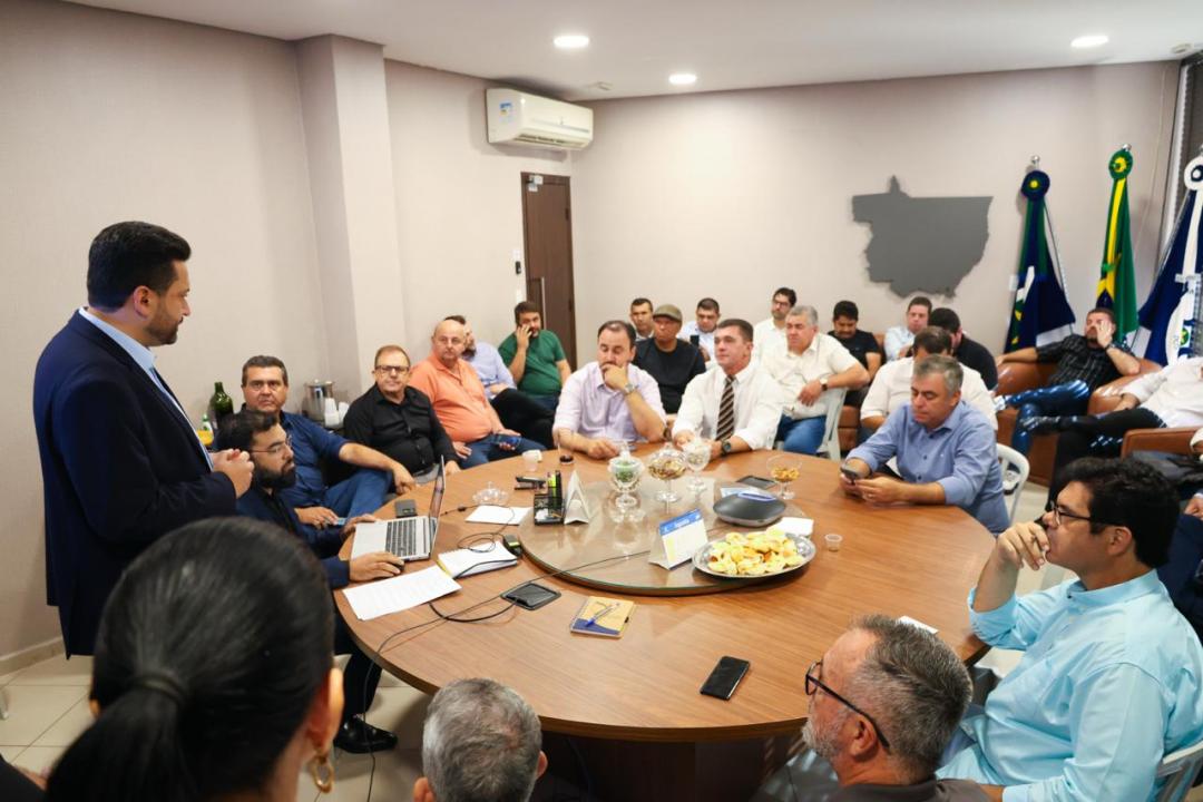 Chico Gamba participa de assembleia da AMM e reforça defesa do municipalismo em Mato Grosso