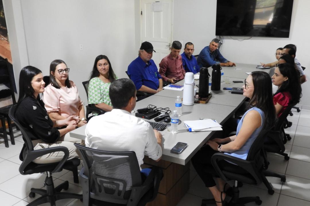 Prefeito Edemilson Marino reúne base de apoio e define ações para o 35º aniversário de Nova Monte Verde