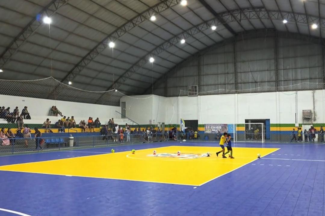 Paranaíta abre Campeonato Municipal de Futsal com ato cívico e entrega R$ 800 mil em melhorias no Ginásio JVC