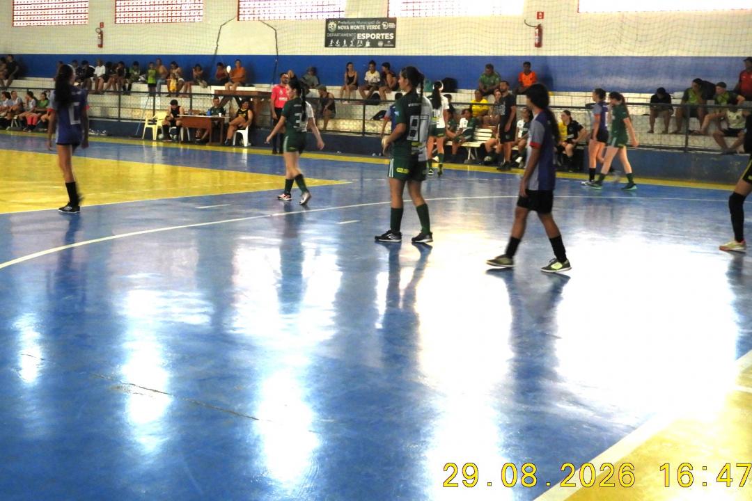 Nova Monte Verde e Apiacás unem jovens em amistoso de futsal no Ginásio Fernando Brustolin