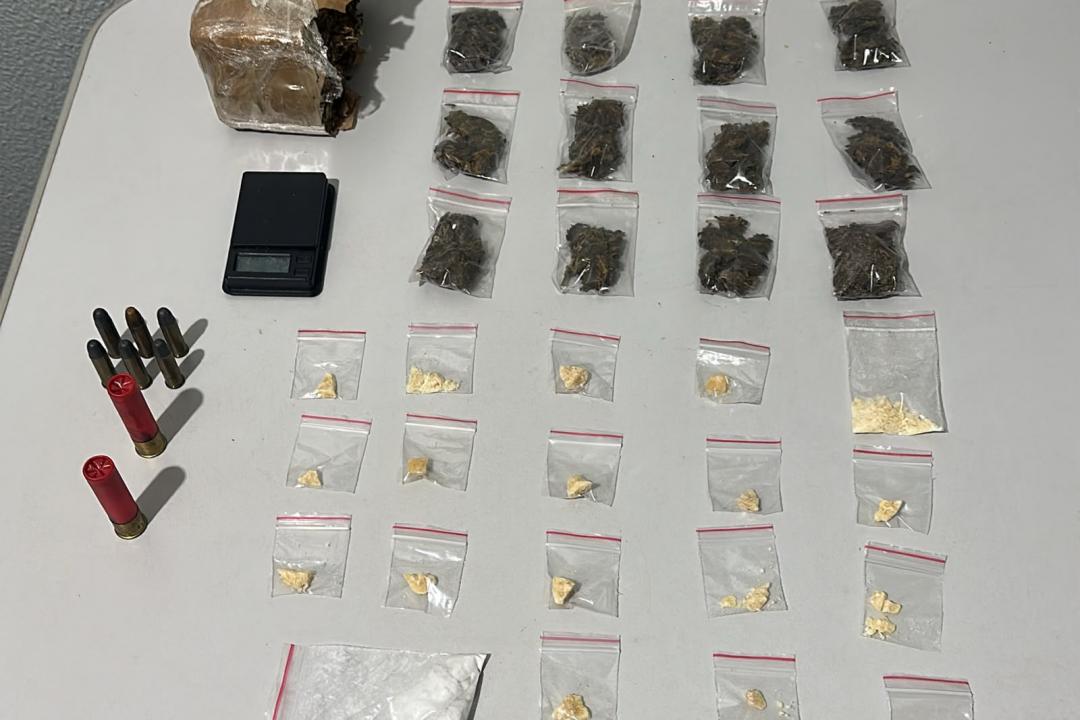 Operação da PM apreende drogas e munições em Alta Floresta; mulher admite tráfico com o marido e duas crianças ficam aos cuidados da avó