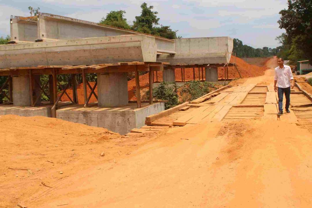 Prefeito Edemilson Marino acompanha avanço das obras de seis pontes de concreto na MT-160