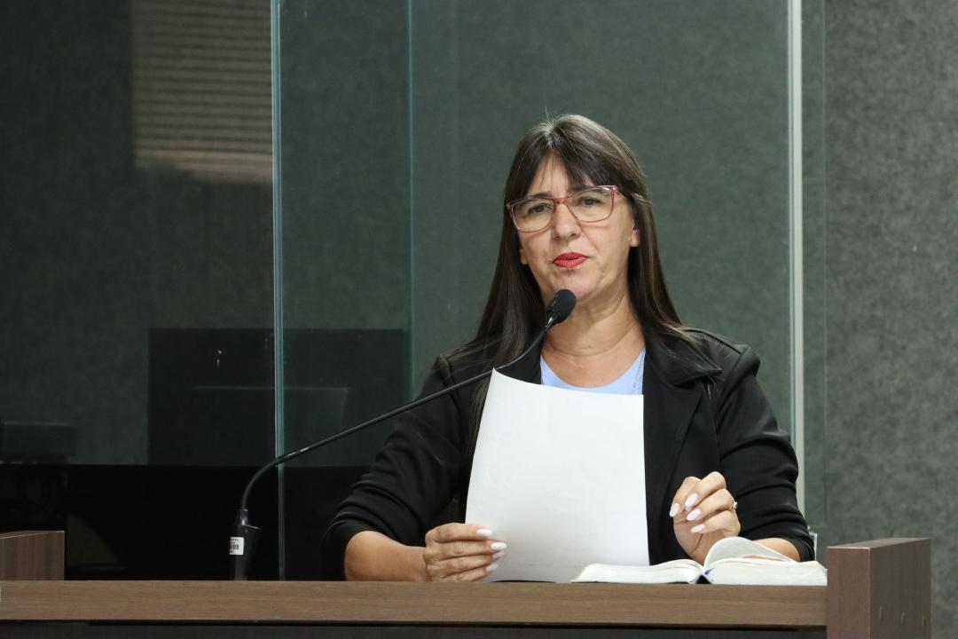 Vereadora Leonice Klaus cobra contratação de médicos e enfermeiros
