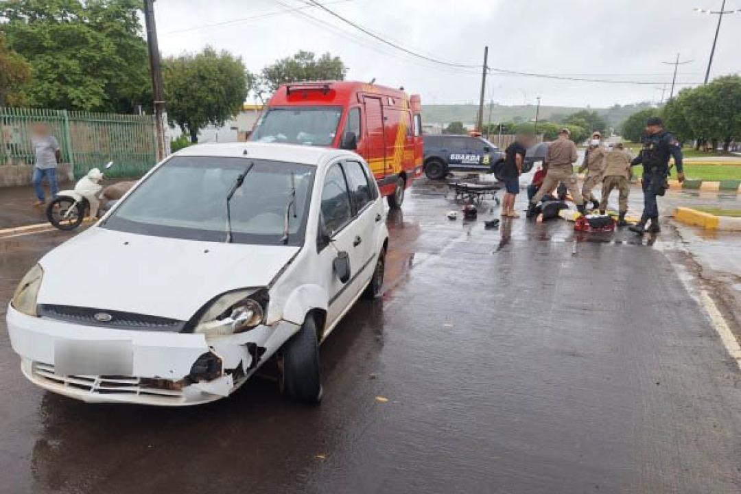 Acidente em rotatória de Colíder foi realizada neste sábado deixa dois feridos