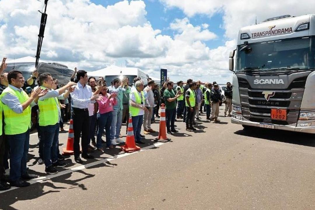 Com recursos próprios, Governo de MT entrega primeiros 100 quilômetros duplicados da BR-163
