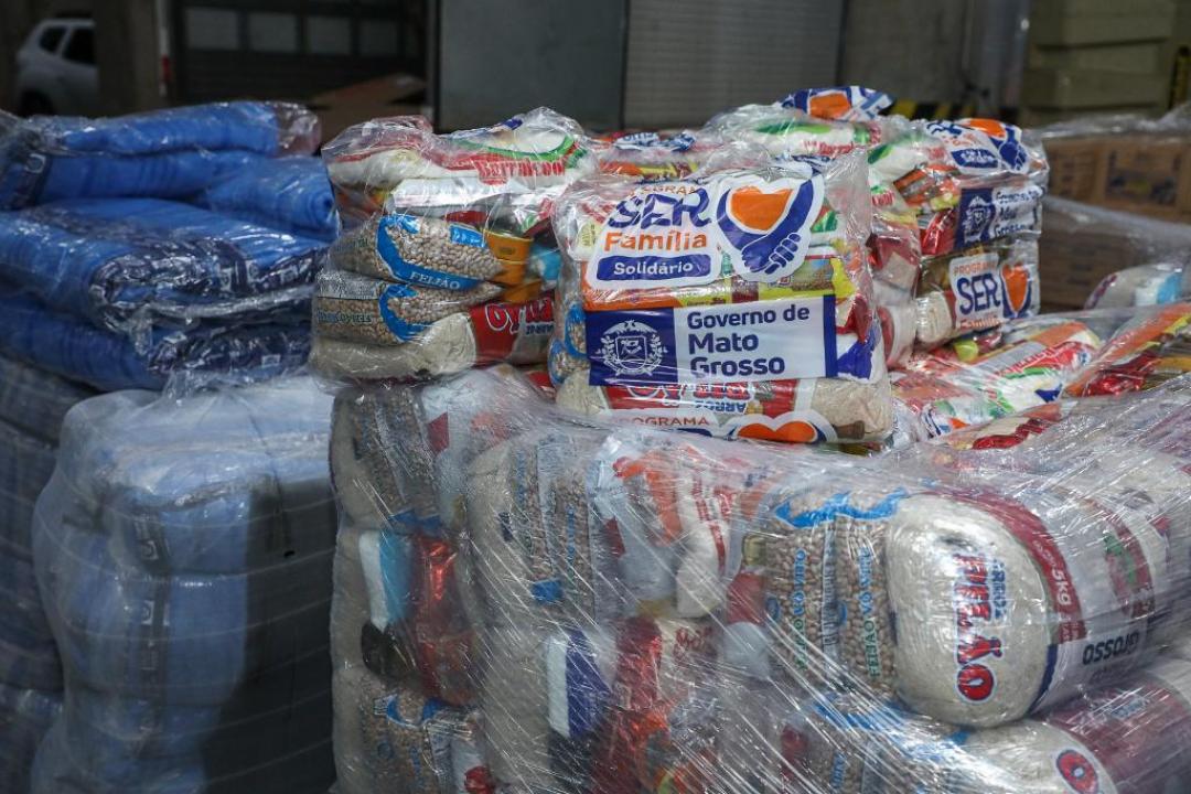 Governo de MT envia 265 cestas de alimentos para famílias em três municípios do interior