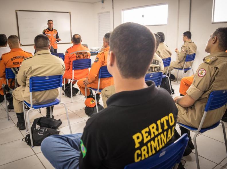 Corpo de Bombeiros capacita militares e civis no primeiro curso de perícia em incêndios e explosões
