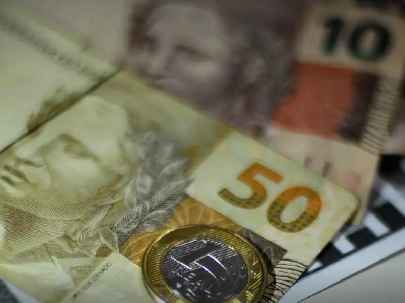 Cai o número de endividados no país, aponta entidade do comércio