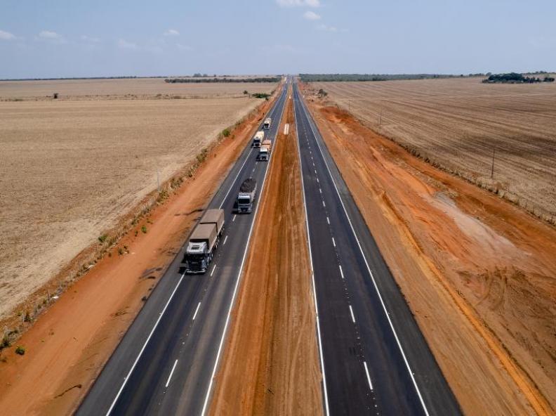 Obras de drenagem avançam e Nova Rota altera tráfego no norte da BR-163