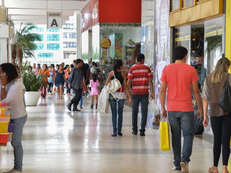 Intenção de consumo recua neste início de 2025