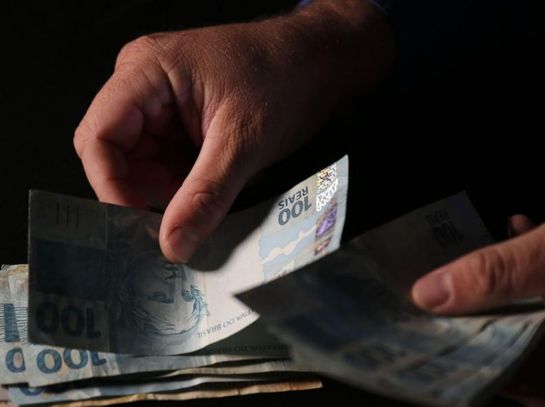 Abono salarial 2025 começa a ser pago na segunda-feira