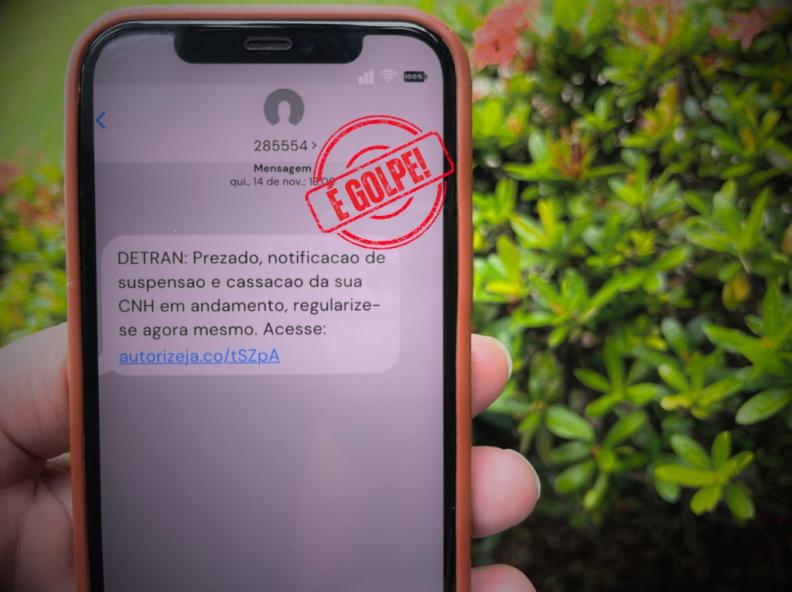 Detran-MT alerta para mais um golpe e reforça que não envia mensagens sobre cancelamento de CNH por celular