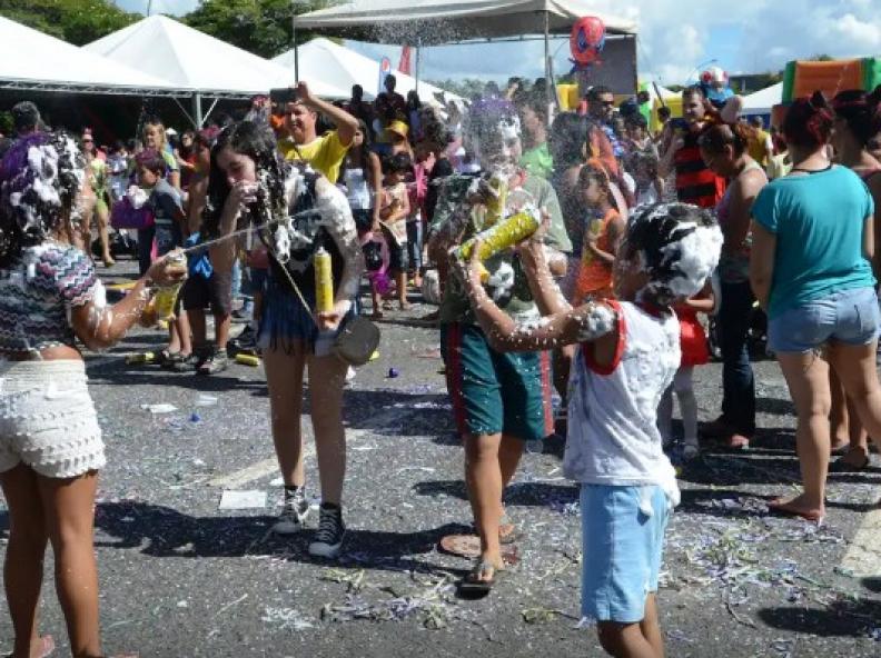 Campanha quer proteger crianças e adolescentes no carnaval