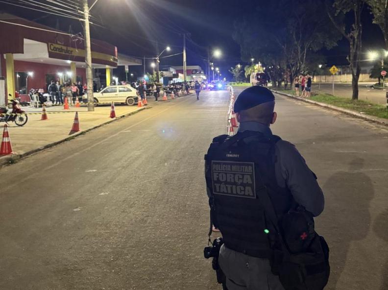 17 motoristas são detidos em blitz da Lei Seca, em Alta Floresta. 29 são flagrados sem CNH e 44 veículos são apreendidos.